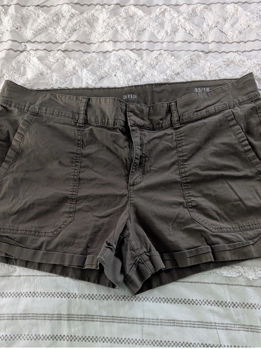 a.n.a Women’s Cargo Shorts